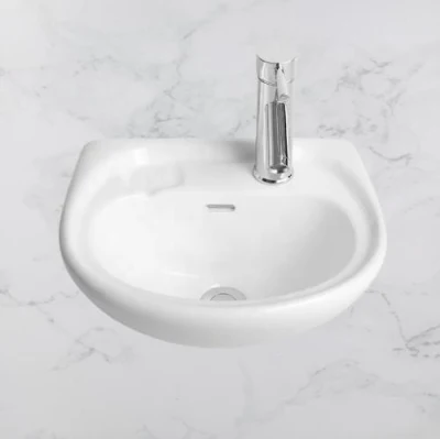 Piccolo lavabo a muro in ceramica sanitaria dal design popolare per il bagno